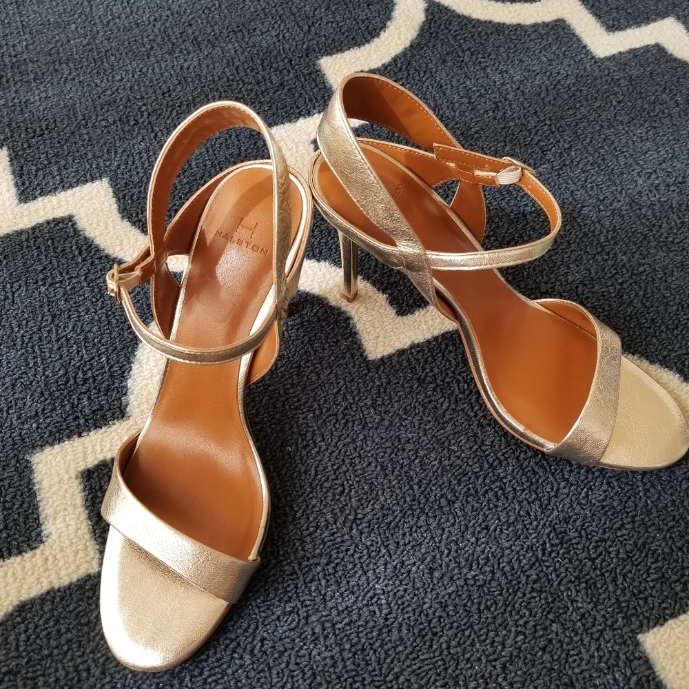 Heels - Picture 3 of 4